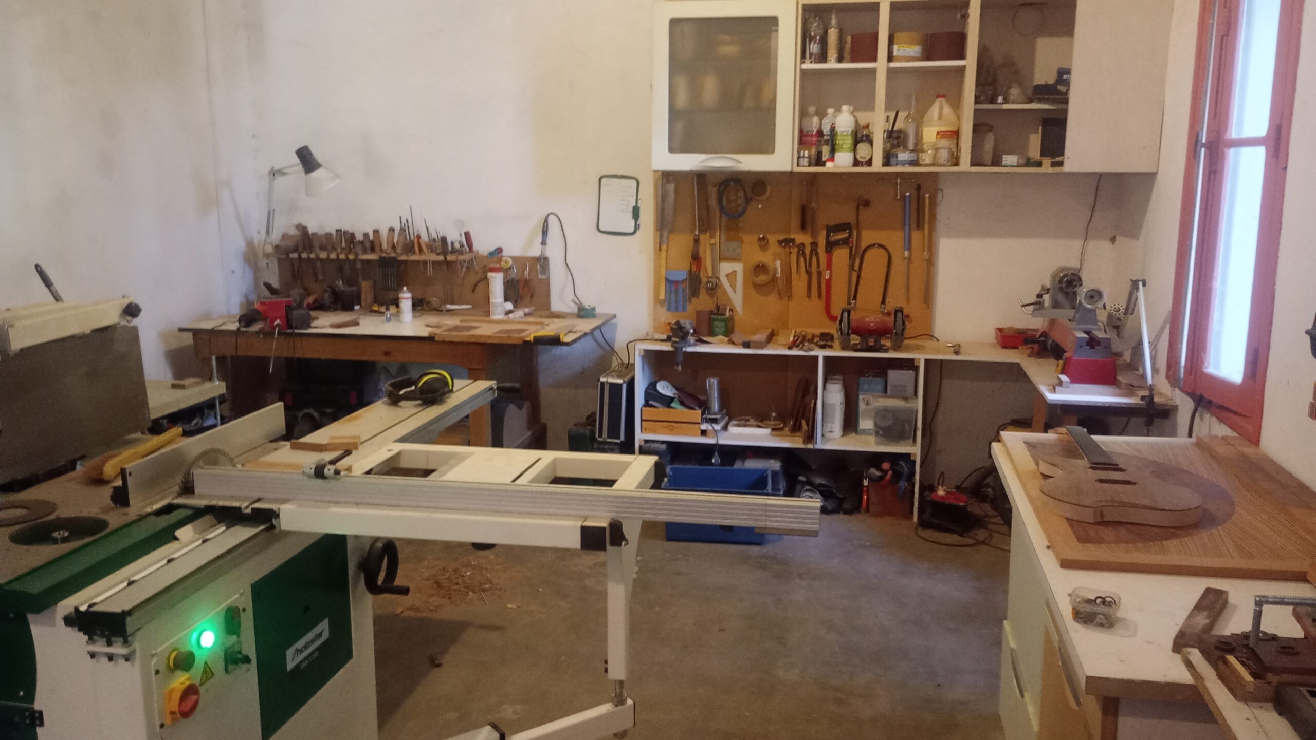 atelier de lutherie , hérault,guitare, basse, quatuor , violon , instrument de musique
